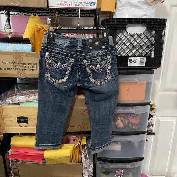 Miss Me Womens Denim JP5701P4 Cuffed Capri, Embroidered/ Distressed, Size 24 - Picture 6 of 8